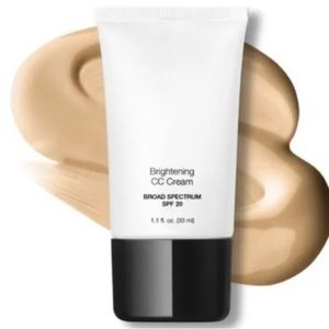 MEDIUM CC CREAM WITH SPF20 - THE PERFECTING PRIMER FROM PROFESSIONAL MUA!!!